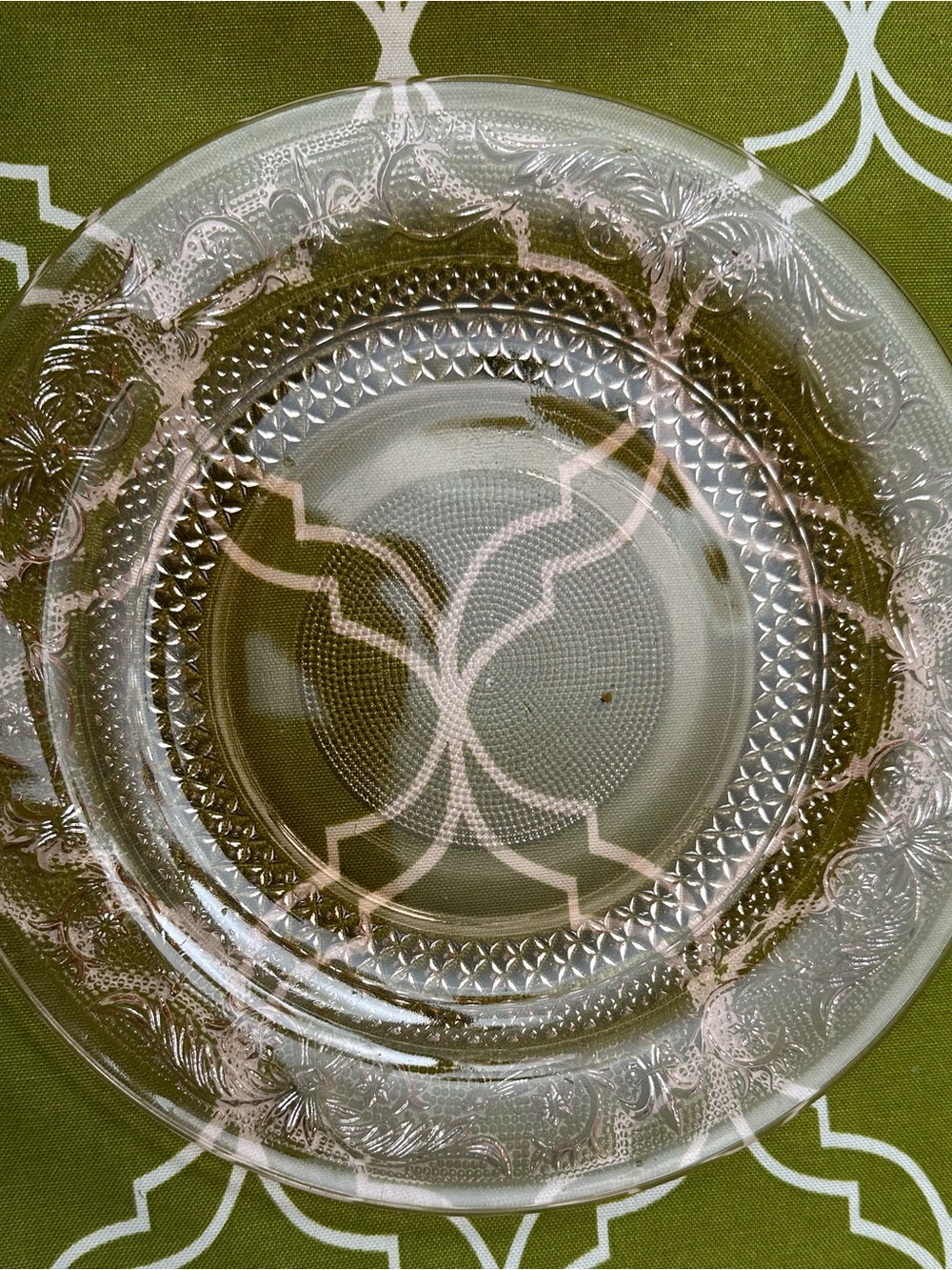 Kig Indonesia pink Plates - Pressed Pattern